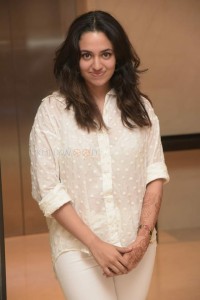 Actress Malavika Nair At Orey Bujjiga Success Meet Photos 09