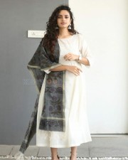 Actress Malavika Nair At Taxiwaala Movie Press Meet Photos 19 Actress Malavika Nair At Taxiwaala Movie Press Meet Photos 19