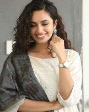 Actress Malavika Nair At Taxiwaala Movie Press Meet Photos 28 Actress Malavika Nair At Taxiwaala Movie Press Meet Photos 28