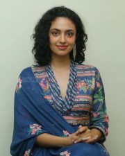 Actress Malvika Nair at Anni Manchi Shakunamule Interview Pictures 07