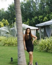Actress Nikesha Patel Sexy Pictures 06 2