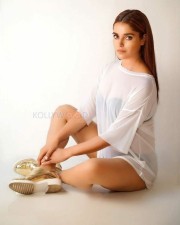 Actress Piaa Bajpai Candid Photos 05