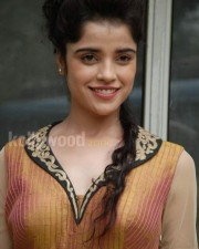 Actress Piaa Bajpai Photos 08