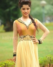Actress Piaa Bajpai Photos 18