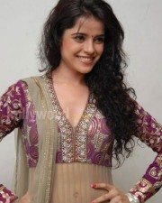 Actress Piaa Bajpai Sexy Pictures 10
