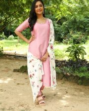 Actress Smruthi Venkat At Agni Natchathiram Movie Pooja Stills 02