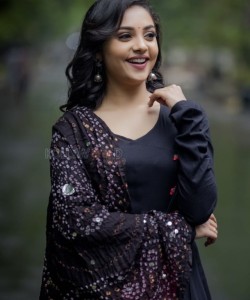 Actress Smruthi Venkat Photoshoot Stills 17