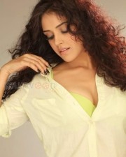 Beautiful Actress Piaa Bajpai Photos 12