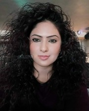 Bollywood Actress Nikesha Patel Sexy Photoshoot Pictures 03