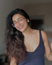 Cute Avantika Mishra in a Blue Sleeveless Tank Top Pictures 01