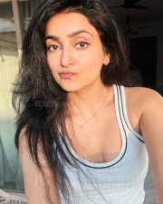 Delightful Actress Avantika Mishra in a White Ribbed Tank Top Photos 04