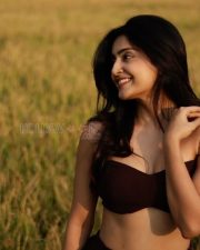 Emakku Thozhil Romance Actress Avantika Mishra in a Brown Bralette Top Pictures 03