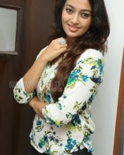 Ester Noronha Photoshoot Pictures 21
