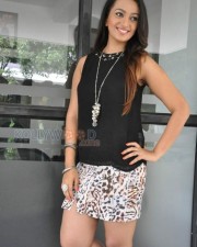 Ester Noronha Sexy Photos 15