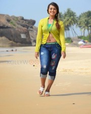 Ester Noronha Sexy Pictures 08