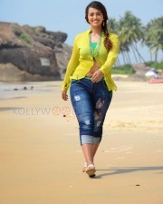 Ester Noronha Sexy Pictures 10