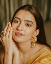 Jugaadistan Actress Rukshar Dhillon in a Golden Saree Photoshoot Pictures 01