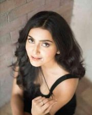 Nenjamellam Kadhal Heroine Avanthika Mishra Photos 05 Nenjamellam Kadhal Heroine Avanthika Mishra Photos 05