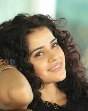 Nerungi Vaa Muthamidathe Movie Heroine Piaa Bajpai Stills 04