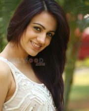 Salim Heroine Aksha Pardasany Stills 12