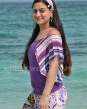 Sexy Actress Aksha Stills 40