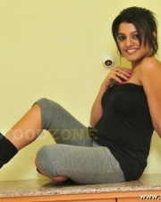 Tashu Kaushik Sexy Pictures 16