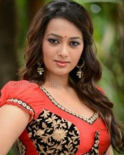 Telugu Actress Esther Noronho Sexy Photos 08