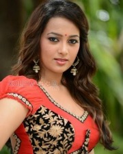Telugu Actress Esther Noronho Sexy Photos 11