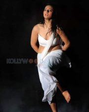Tolly Actress Isha Chawla Hot Pictures 04