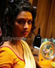 Vidiyum Munn Movie Heroine Pooja Stills 13
