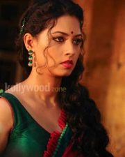 Vidiyum Munn Movie Heroine Pooja Stills 14