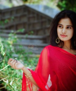 Actress Anusha Rai New Photoshoot Photos 12