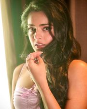 Attractive Riddhi Kumar in a Summer Pink Midi Dress Pictures 04