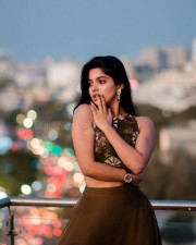 Bachelor Movie Heroine Divyabharathi Sexy Photoshoot Pictures 01