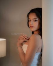 Elegant Riddhi Kumar in a White Strapless Gown with a Corset Bodice Pictures 02