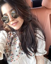 Madhil Mel Kaadhal Actress Divyabharathi Car Selfie Photos 06