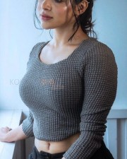 Sexy Divya Bharathi in a Grey Long Sleeved Crop Tshirt Photos 01