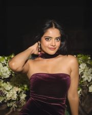Sexy Riddhi Kumar in a Burgundy Velvet Strapless Bodycon Evening Dress Pictures 03