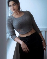 Stylish Divya Bharathi in a Crop Top Pictures 01