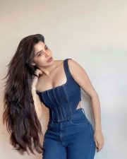 Super Sexy DivyaBharathi Cleavage in a Blue Denim Corset Sleeveless Top and Jeans Photos 01