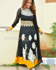 Telugu Actress Shilpa Chakravarthy New Stills 10