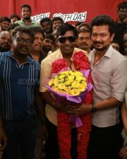 Vadivelu Birthday Celebration at Maamannan Movie Shooting Photos 04