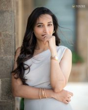 Casual Beauty Srinidhi Shetty in an Off Shoulder Bodycon Dress Photos 04