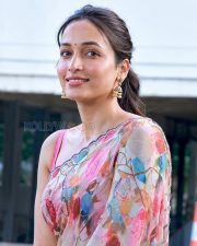 Effervescent Actress Srinidhi Shetty in a White watercolor floral print organza saree with scalloped blue border and hot pink sleeveless blouse Photos 04 Effervescent Actress Srinidhi Shetty in a White watercolor floral print organza saree with scalloped blue border and hot pink sleeveless blouse Photos 04