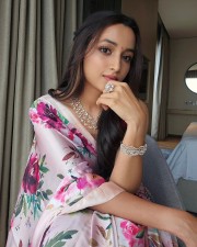 Enchanting Srinidhi Shetty in a Pink and White Floral Saree Pictures 02