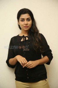 Tamil Actress Satna Titus Pictures 22