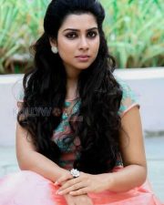 Thittam Poattu Thirudura Kootam Heroine Satna Titus Pictures 03