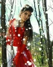 Vaayai Moodi Pesavum Nazriya Nazim Photos 10