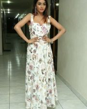 Actress Model Pooja Singh Glamorous Cleavage Photos 09
