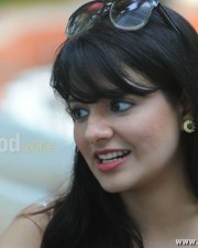 Actress Saloni Sexy Photos 10